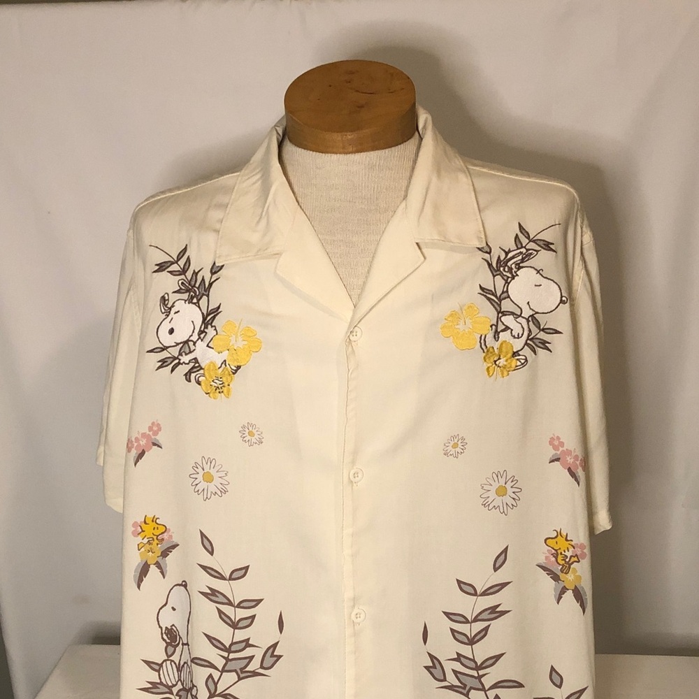 Peanuts Cream and Yellow Floral Button Down Shirt - Picture 2 of 14